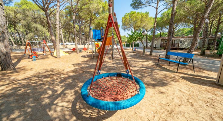 Are de jeux balançoire au camping Neptuno