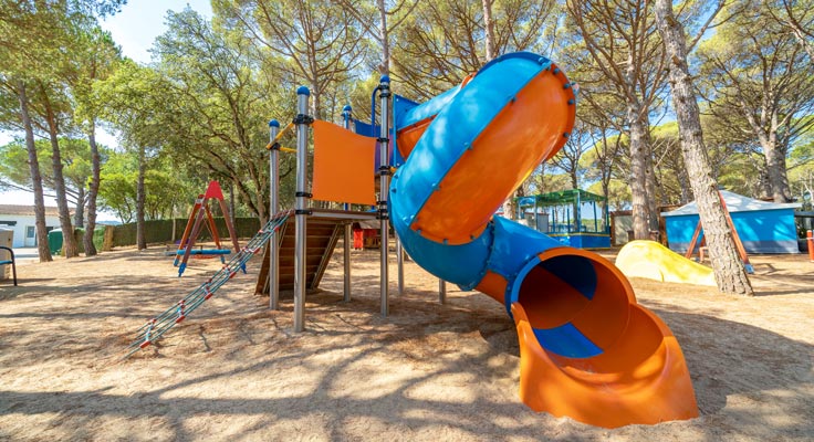 Toboggan pour enfants au camping Neptuno