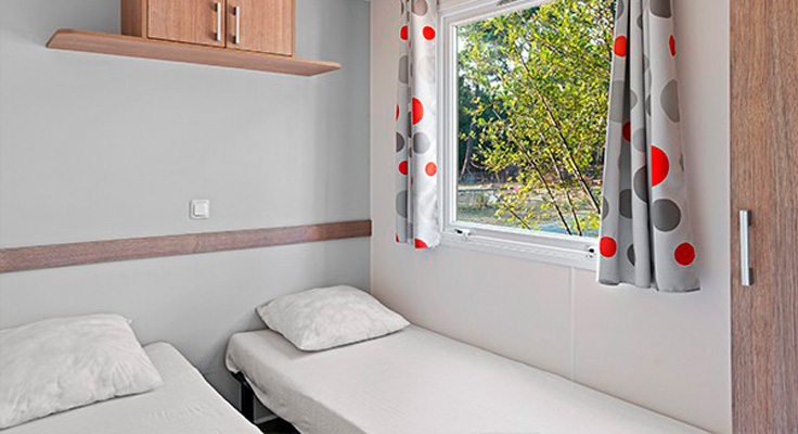 Chambre lits simples mobil-home Comfort camping Neptuno
