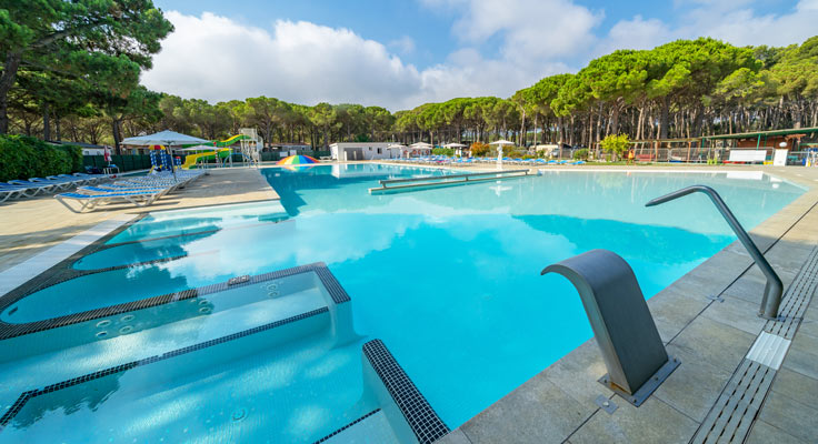 Camping avec piscine au camping Neptuno en Catalogne